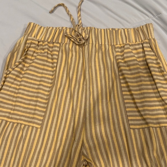 Blu Pepper Women’s Striped Yellow and Beige Linen Blend 2 Piece Set Size M - Picture 6 of 9